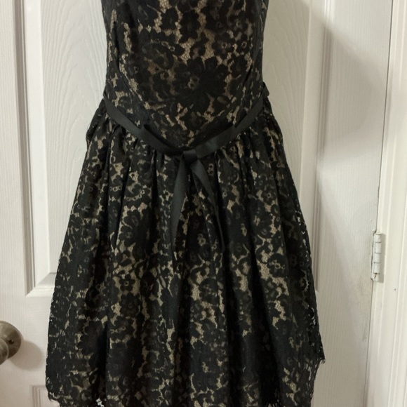 Neiman Marcus Dresses & Skirts - Neiman Marcus Tan Dress with Black Lace